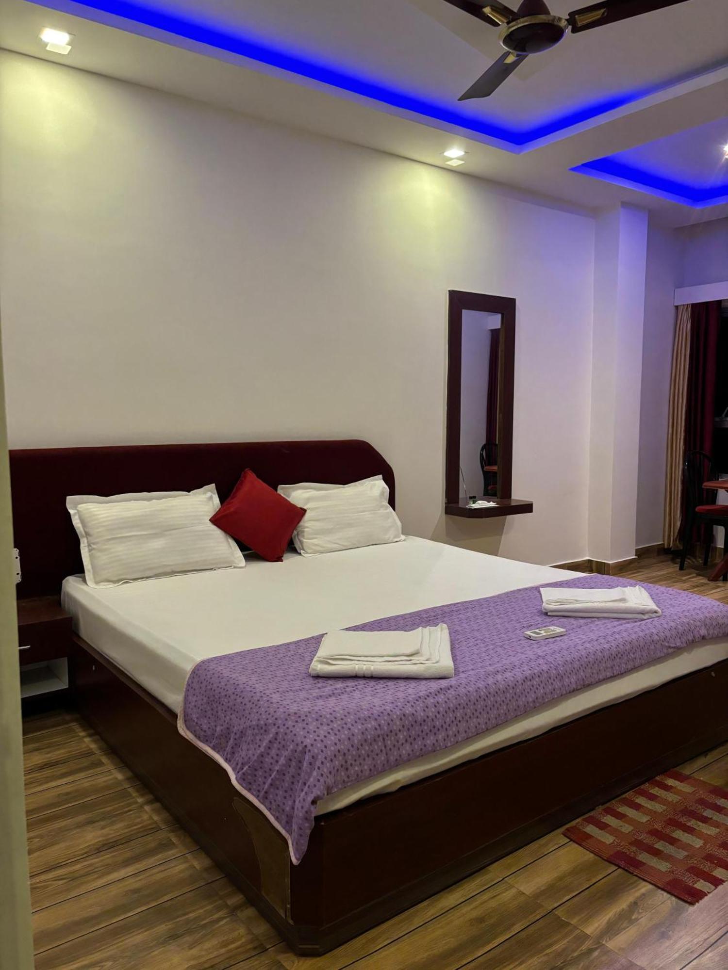 The Tamarind Tree Hotel & Restaurant Shadipur Exteriér fotografie